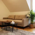 Top Floor Apartment Near Palace Schoenbrunn